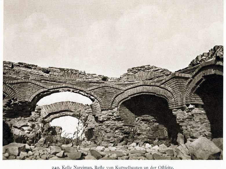 Niedermayer; O.; Diez, E. (1924): Afganistan, plate 240:  “Kelle Nareiman, remains of domed structures on the east side.”