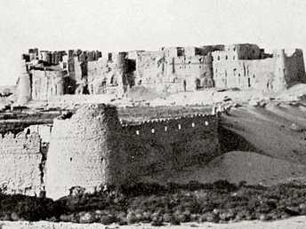 Enlargement of the part of the citadel in the photograph by Tate (previous image).